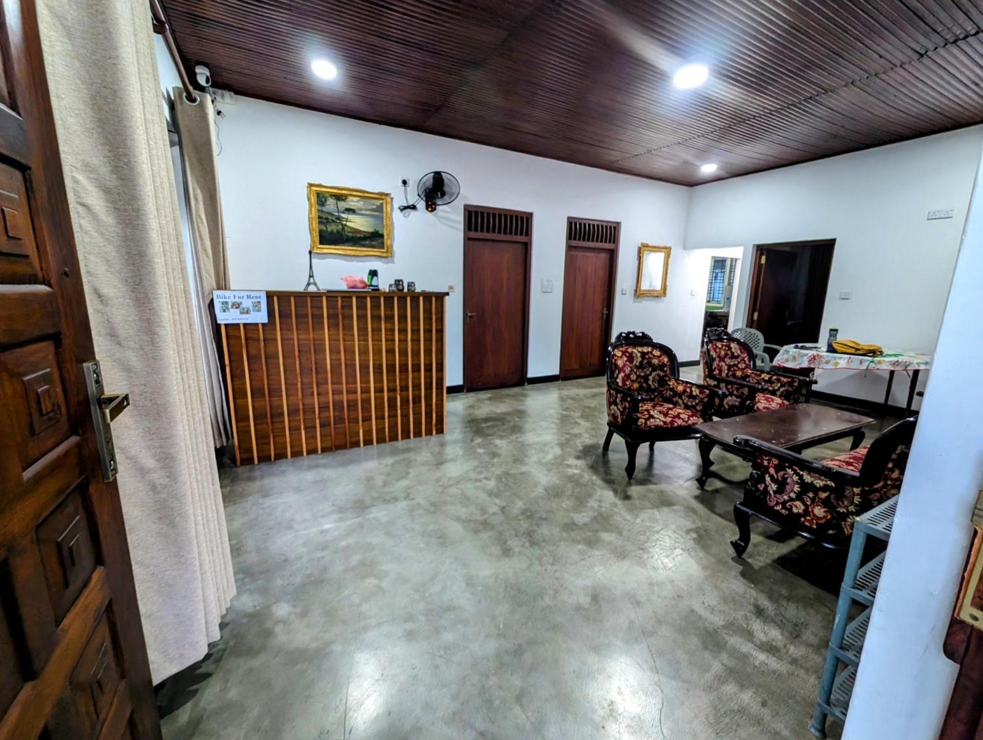 Costels Weligama Vandrarhem Exteriör bild